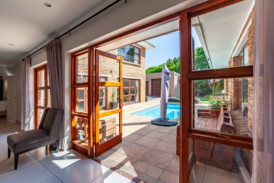 To Let 5 Bedroom Property for Rent in Door De Kraal Western Cape